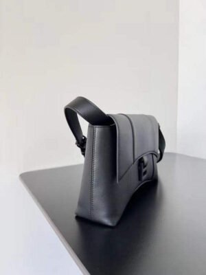 Balenciaga_Downtown_leather_shoulder_bag_BGDC0046_2_50879f0b-fc9b-4586-9d64-4a2d3a48e783.jpg