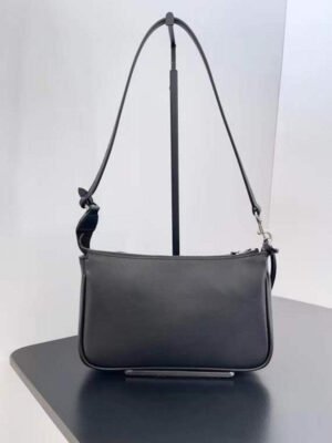 Balenciaga_Rodeo_Shoulder_Bag_BGDC0058_2_8011637e-ac4f-4311-b149-aa439cafc13e.jpg