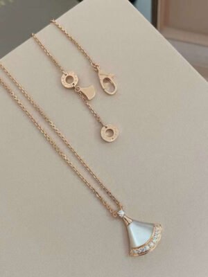 Bvlgari_Divas_Dream_Necklace_JWL00192_2.jpg