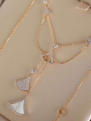 Bvlgari_Divas_Dream_Necklace_JWL00195_2.jpg