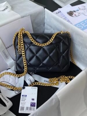Chanel-Black-Flap-Bag-BCH00758-2.jpg