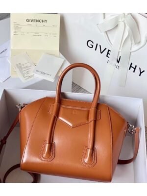 Givenchy-Antigona-Lock-Bag-BGV00154-2.jpg
