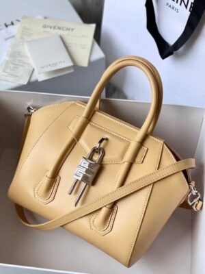 Antigona Lock Bag BGV00157