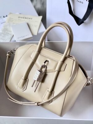 Antigona Lock Bag BGV00159