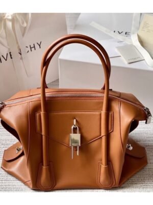 Antigona Lock Bag BGV00172