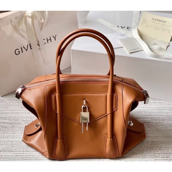 Antigona Lock Bag BGV00172