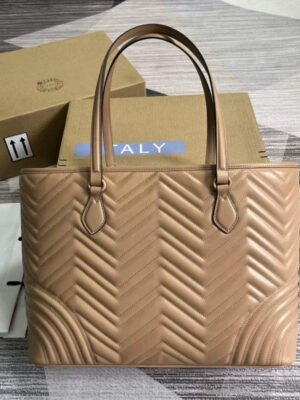 Gucci-GG-Marmont-Tote-Bag-BGMP1635-2_5195697a-ac76-4869-9d6b-46835b735811.jpg