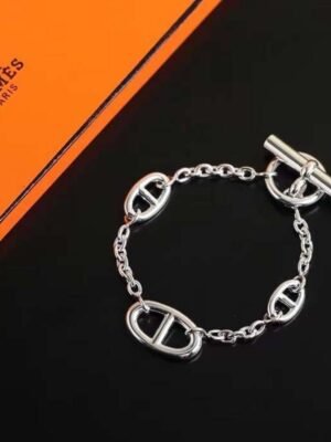 Hermes_Farandole_Pig_Nose_Bracelet_JWLH0038_1_60b47704-8615-433b-b957-538c95bc00ea.jpg