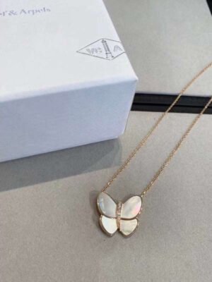Van_Cleef_and_Arpels_Butterfly_Necklace_JWL00215_2.jpg